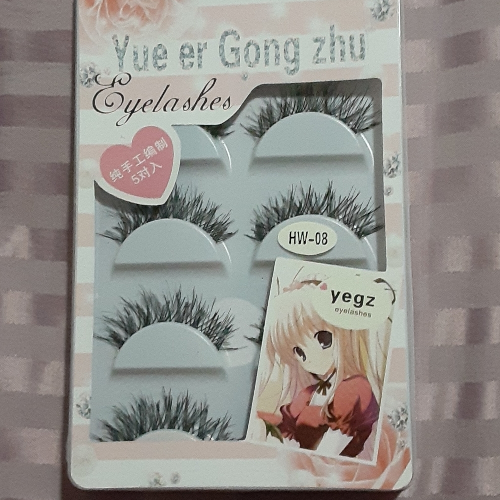 Fake lashes